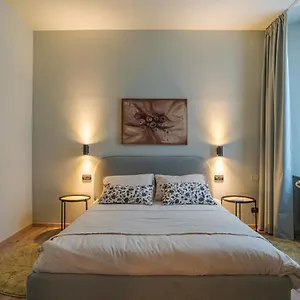 https://cernobbio-charming-apt.it-lombardy.com